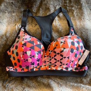 Victoria’s Secret Sports Bra NWT